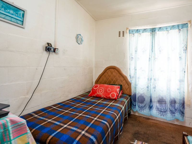Charming 3-Bedroom Freestanding Home in Ocean View – Estate Late Sale for R850,000 - Photo 9