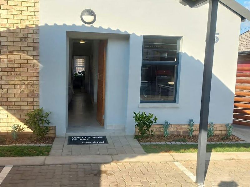 3 Bedrooms Bedrooms and 2 Bathrooms brand new houses in Colorado Estate in Centurion - Photo 5