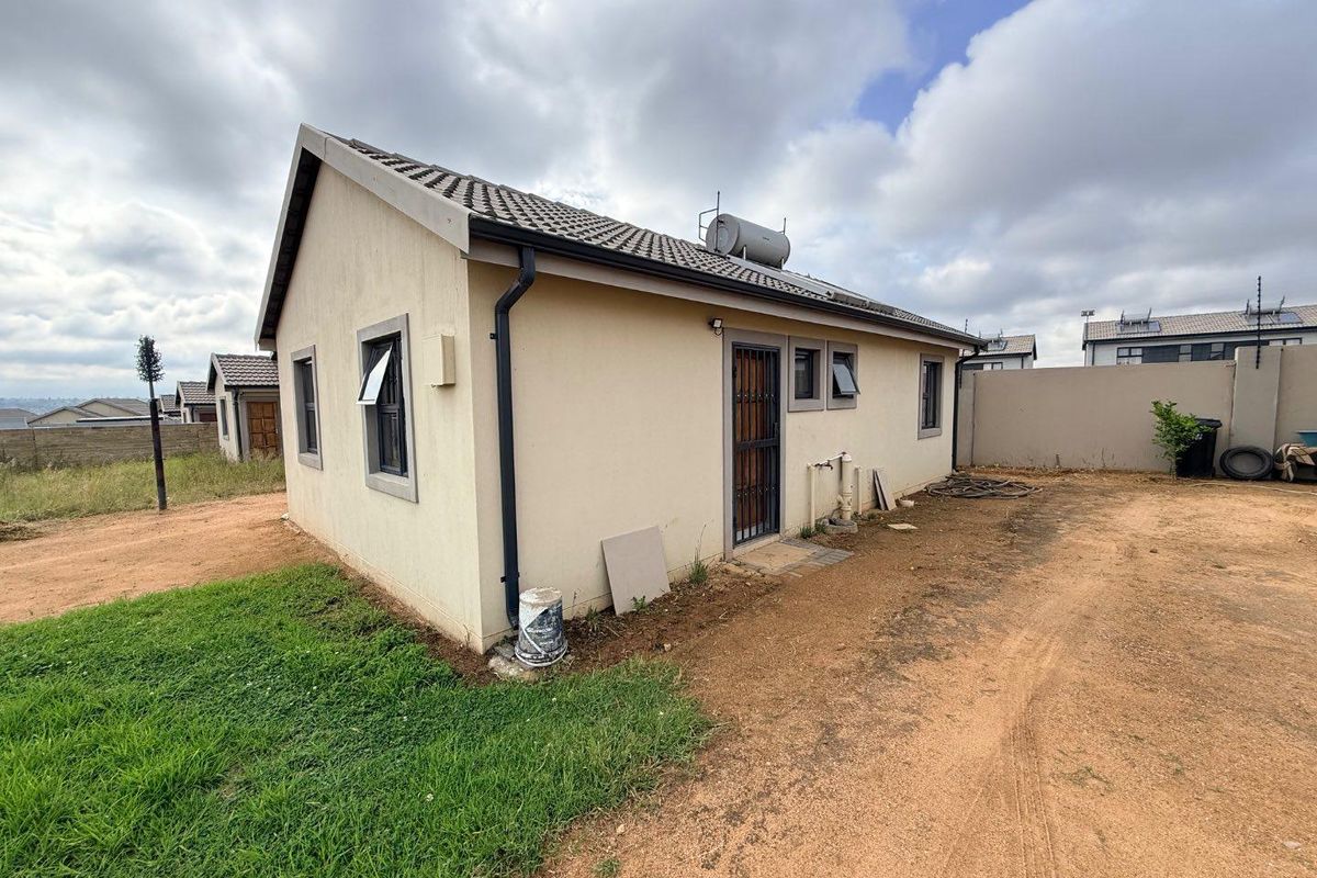 Luxury Living: Move-In Ready, Renovated, and Exquisite! - Photo 2