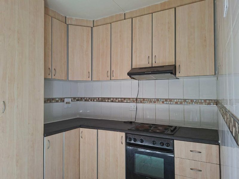 3 Bedroom house for Sale in Malvern , Queensburgh - Photo 4