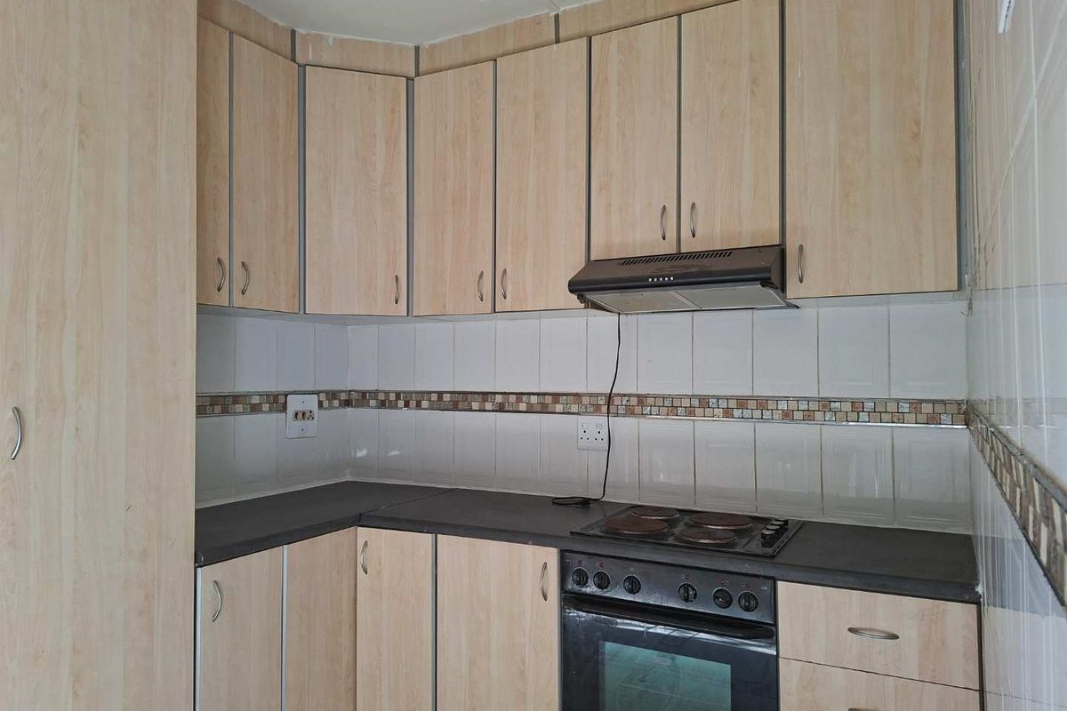 3 Bedroom house for Sale in Malvern , Queensburgh - Photo 4