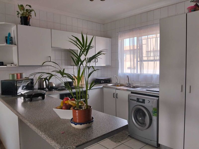 3 Bedroom Townhouse For Sale! - Photo 5