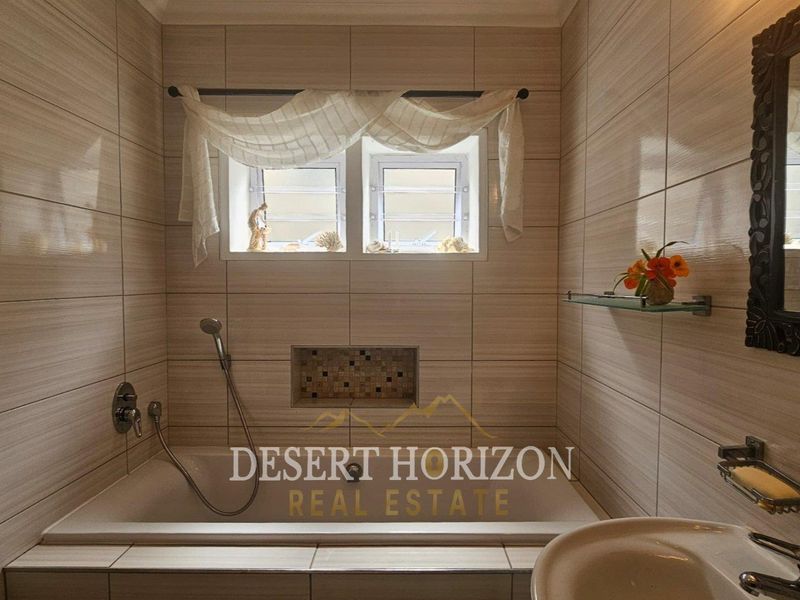 Swakopmund , Mile 4 | Immaculate Coastal Gem – Modern, Secure & Wheelchair-Friendly Living in Mile 4 - Photo 5