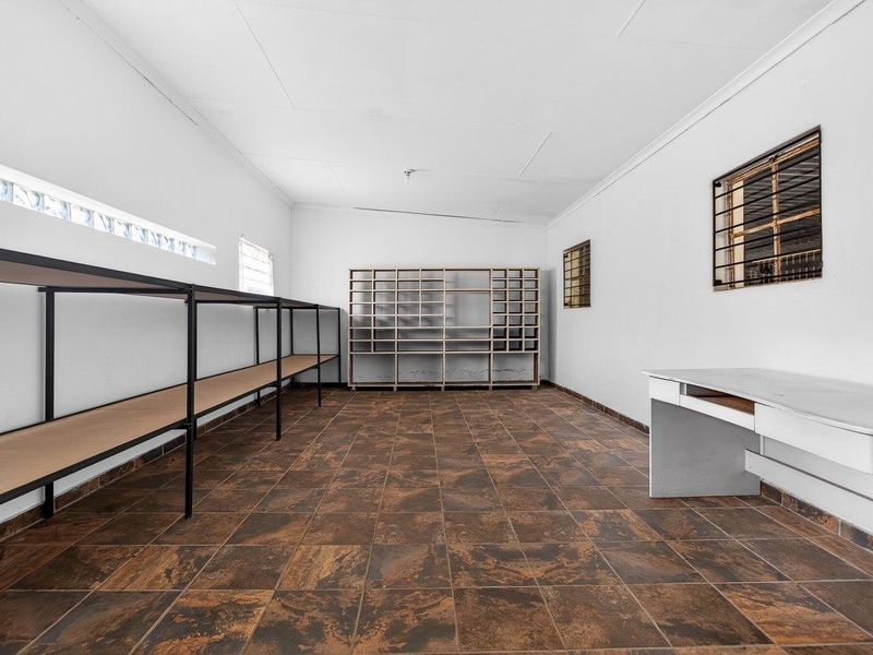 MIXED USE AGRICULTURAL HOLDING WITH WAREHOUSE & MULTIPLE DWELLINGS - Photo 9