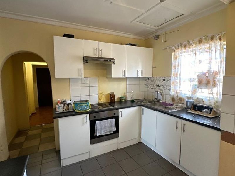 3 Bedroom House for Sale - Photo 2