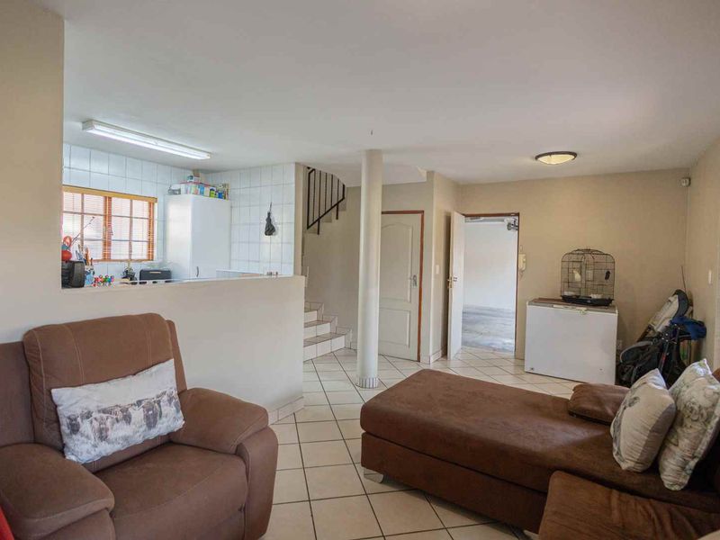 Two bedroom Duplex Townhouse in Celtisdal, Centurion - Photo 4