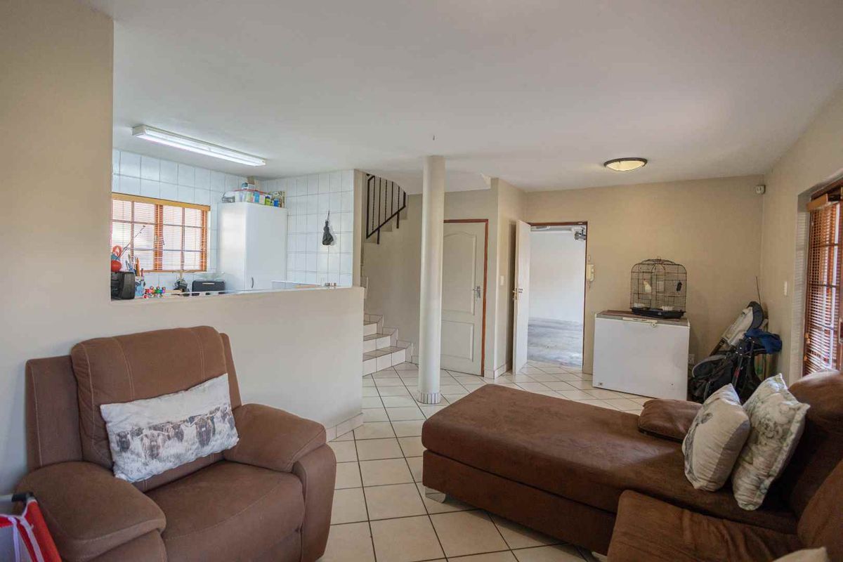 Two bedroom Duplex Townhouse in Celtisdal, Centurion - Photo 4