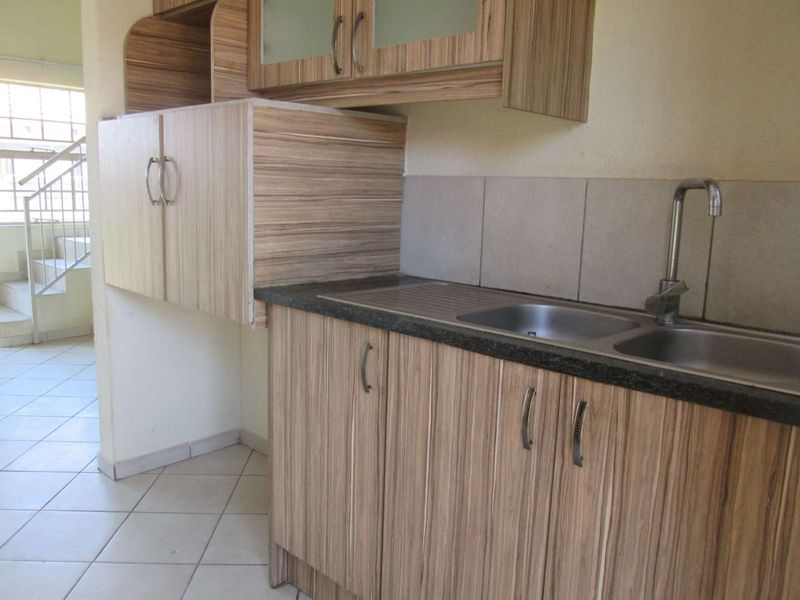 '' VERY BEAUTIFUL ,NEAT AND CLEAN [3] THREE BEDROOMS HOUSE FOR SALE IN WEST VIEW SECURITY ESTATE[ BARGAIN ] - Photo 9