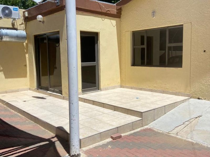 🏡 SPACIOUS FAMILY HOME TO RENT - Photo 3