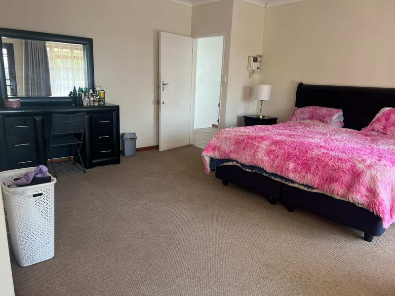 FOR RENT - FULLY FURNISHED FREE-STANDING HOME - Photo 6