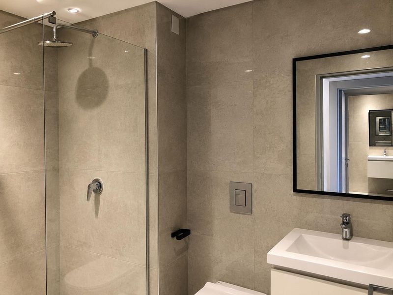 Modern 3 Bedroom/2 Bathroom to Let - Photo 8