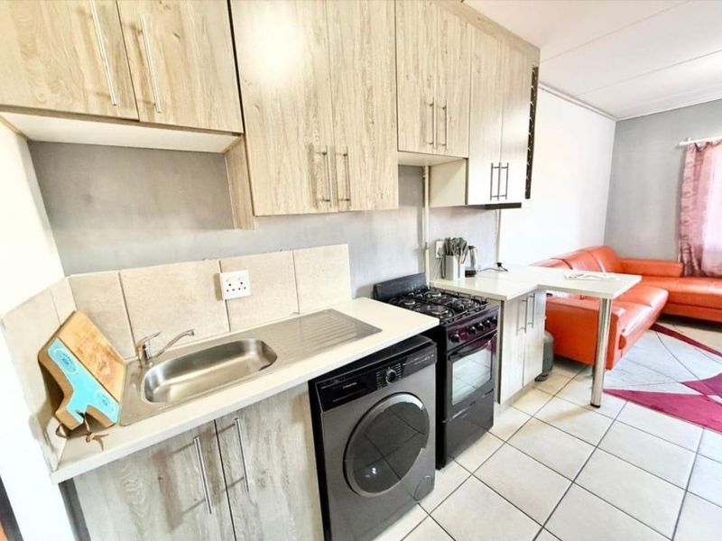 Two bedroom Apartment in Witfield - Photo 3