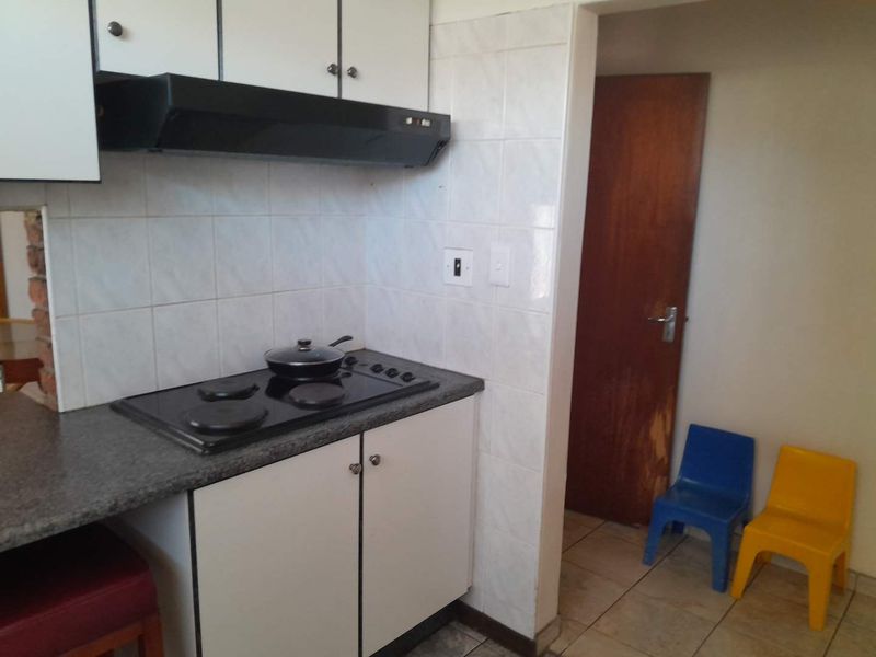 5 Bedroom Family Home in cul-de-suc - Photo 8