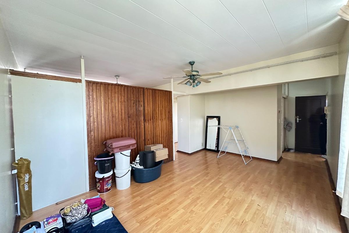 Charming 1-BR in Sunnyside: Secure, Central, Convenient! - Photo 4