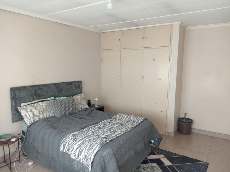 Turffontein 5 bedroom Income Generating DUPLEX - Photo 4