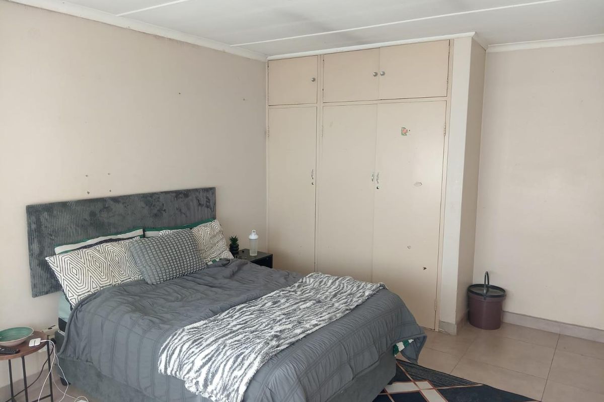Turffontein 5 bedroom Income Generating DUPLEX - Photo 4