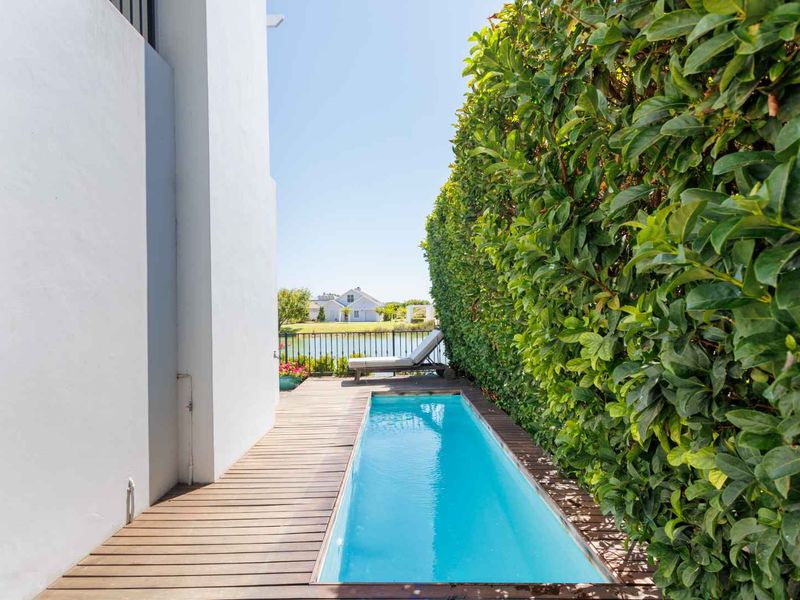 A Lakeside Four-Bedroom Double-Storey Home in The Vines on Val de Vie Estate - Photo 10