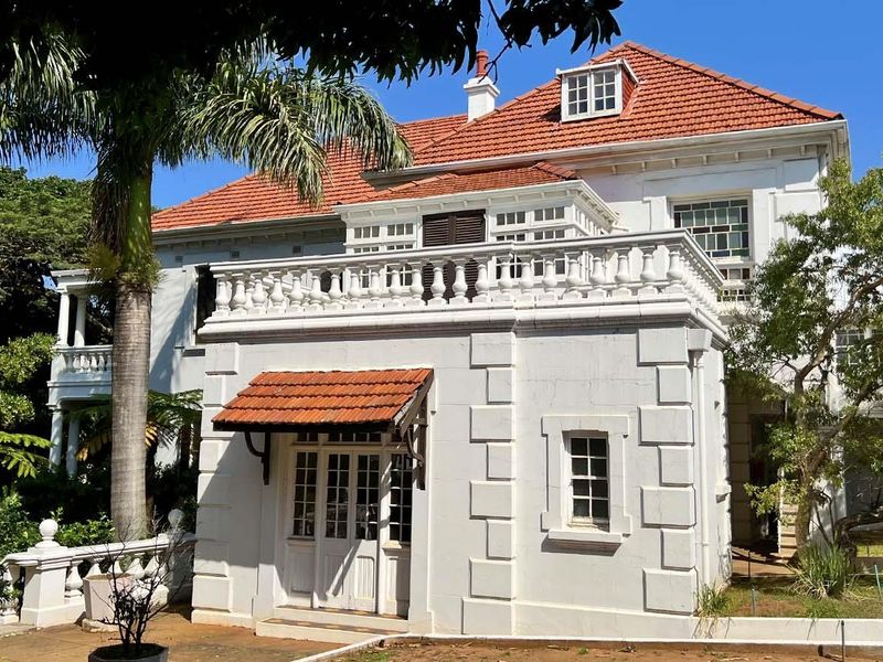 GRACIOUS HERITAGE BUILDING IN MORNINGSIDE - Photo 3