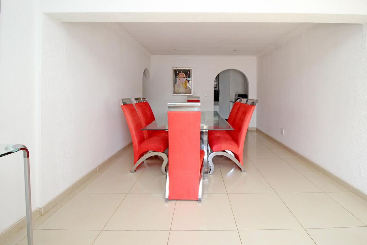 Beautiful 4 Bedroom Family Home - Photo 4