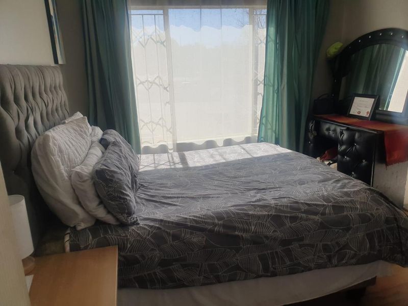 A SPACIOUS APARTMENT - Photo 8