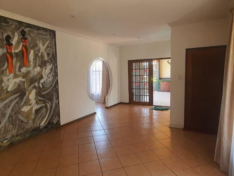 Easy Living - Photo 9