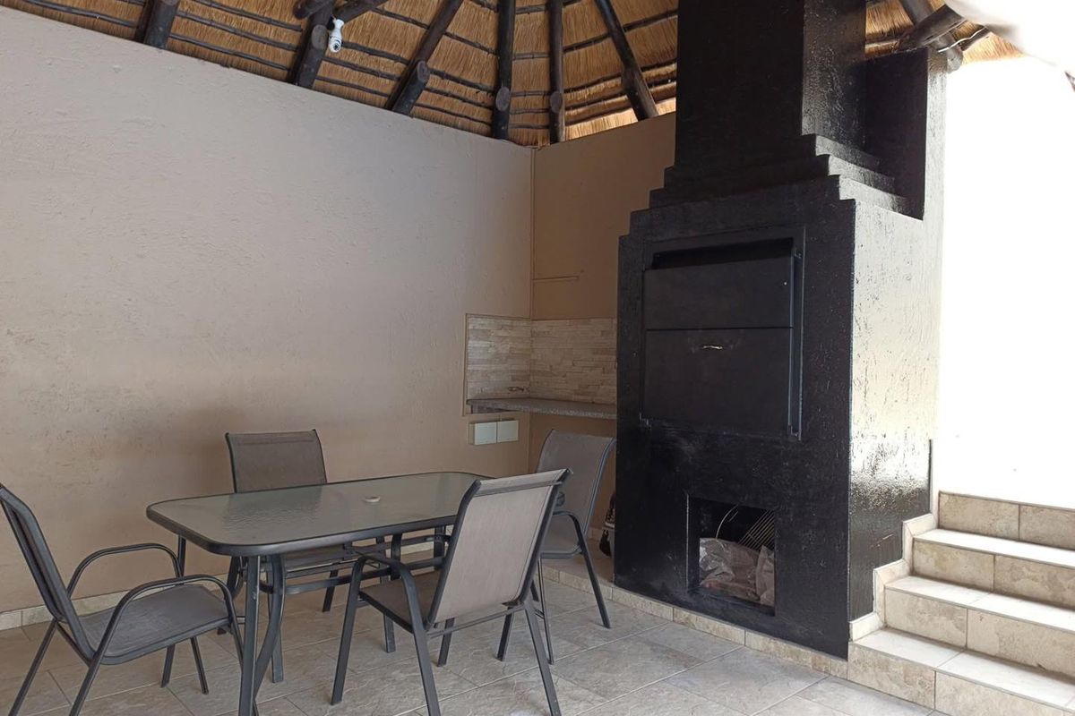 3 Bedroom House TO LET in Kleine Kuppe - Photo 5