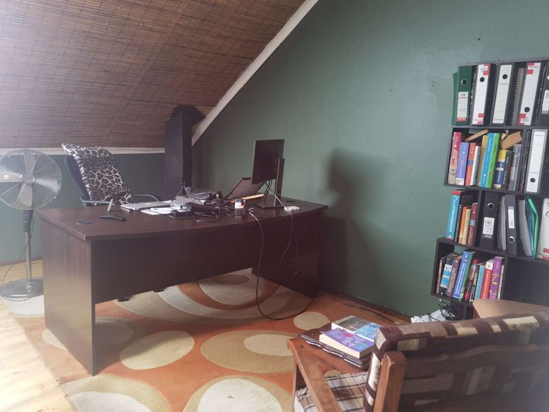 Low maintenance double storey townhouse - Photo 9