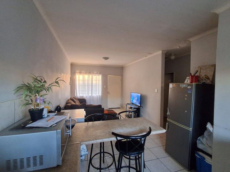 Bedroom Townhouse For Sale in Wanaheda - Photo 2