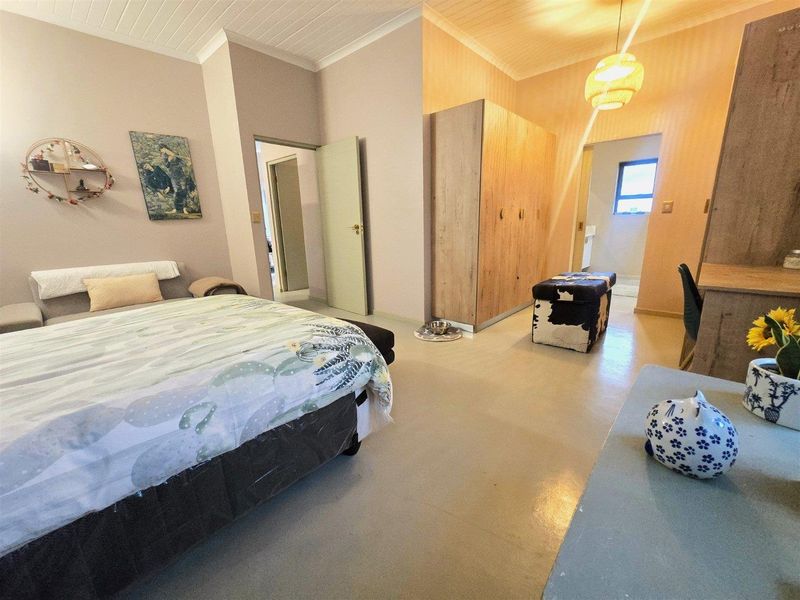 Unique Greenbelt Home with Luxury Finishes – Zandspruit Valley - Photo 9