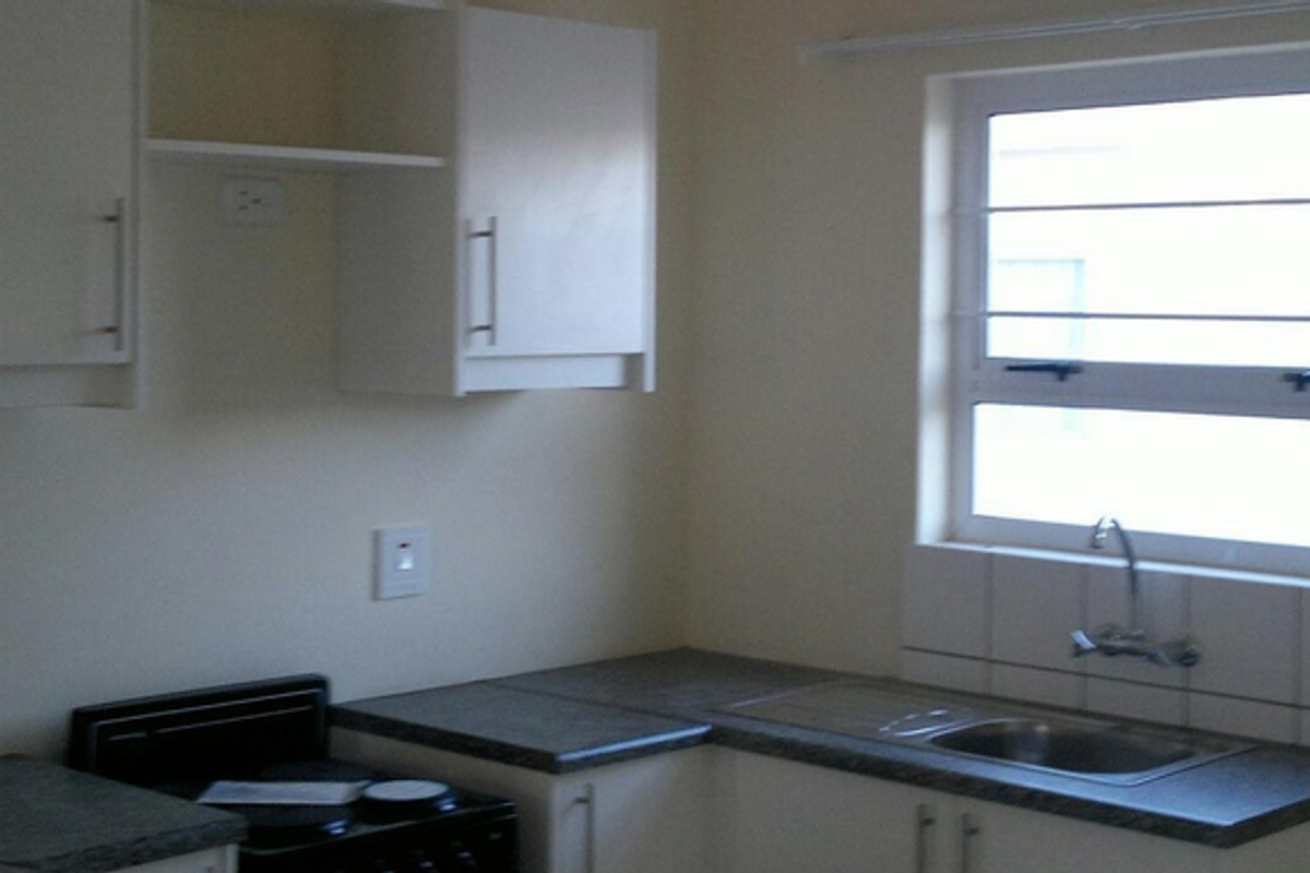 FOR SALE- 2 BEDROOM TOWNHOUSE IN ARANDIS, NAMIBIA - Photo 2