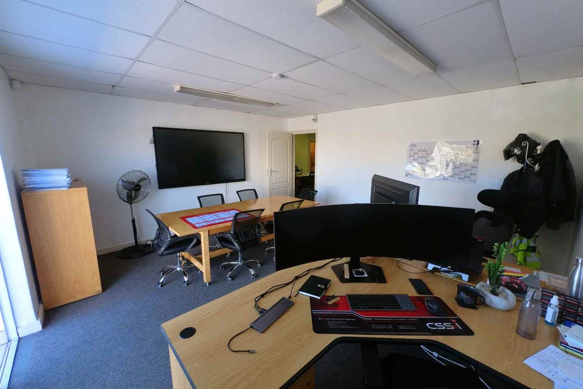 278m2 Industrial Warehouse To Let - Photo 5