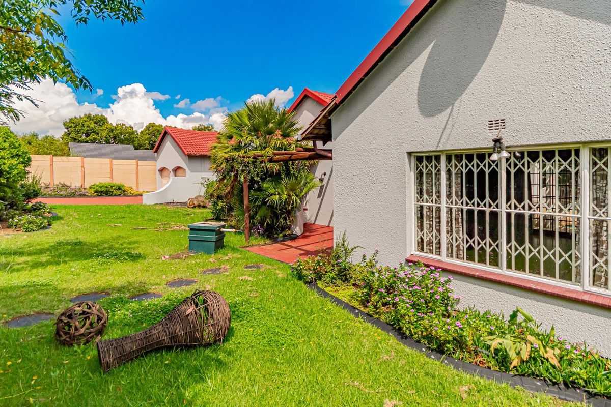 Family home for Sale - Photo 3