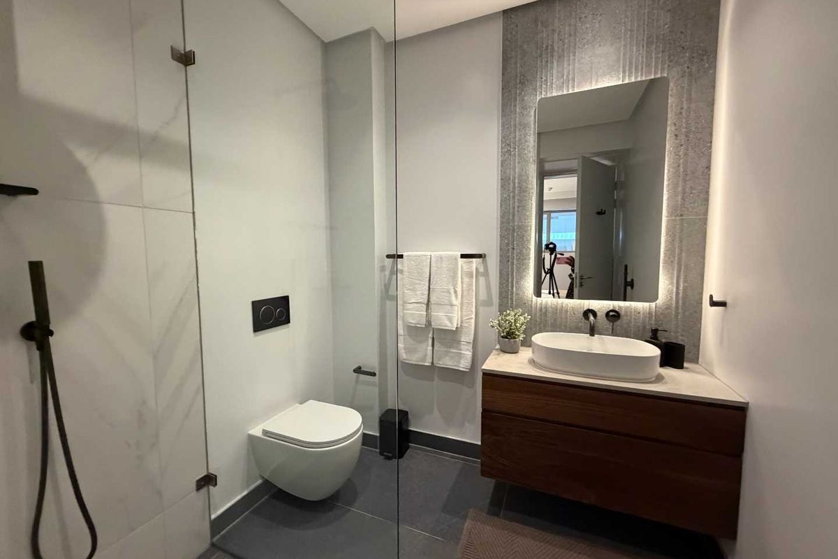 Brand New Luxury One-Bedroom Apartment | V&A Waterfront | Cape Town - Photo 5