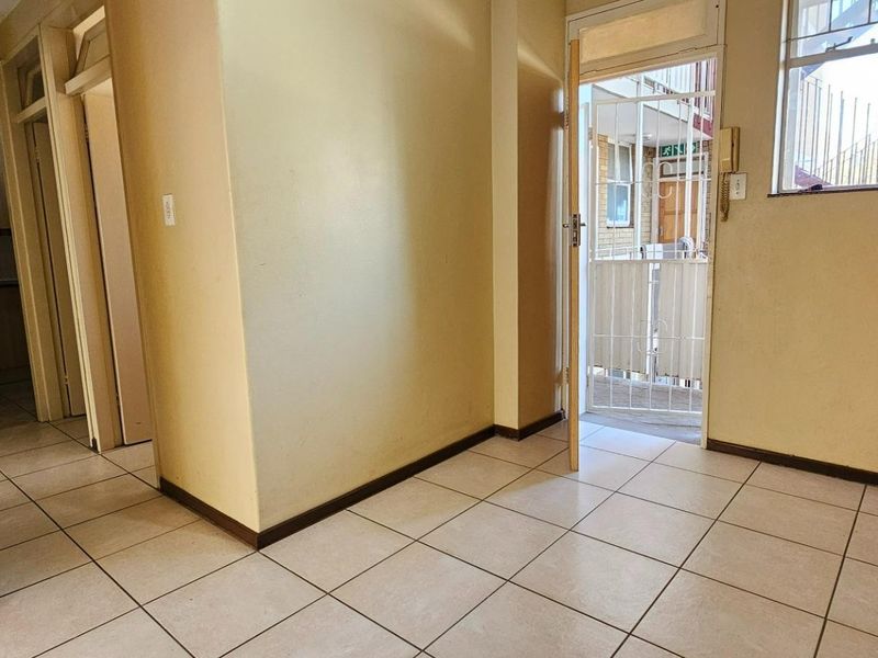 Spacious 3-Bedroom Apartment in the Heart of Sunnyside — Comfort, Convenience & City Living! - Photo 7