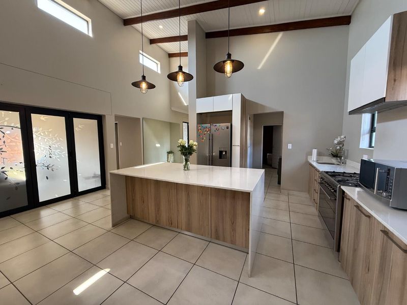 Immaculate Single-Level Home on a Prime Corner Stand - Photo 8