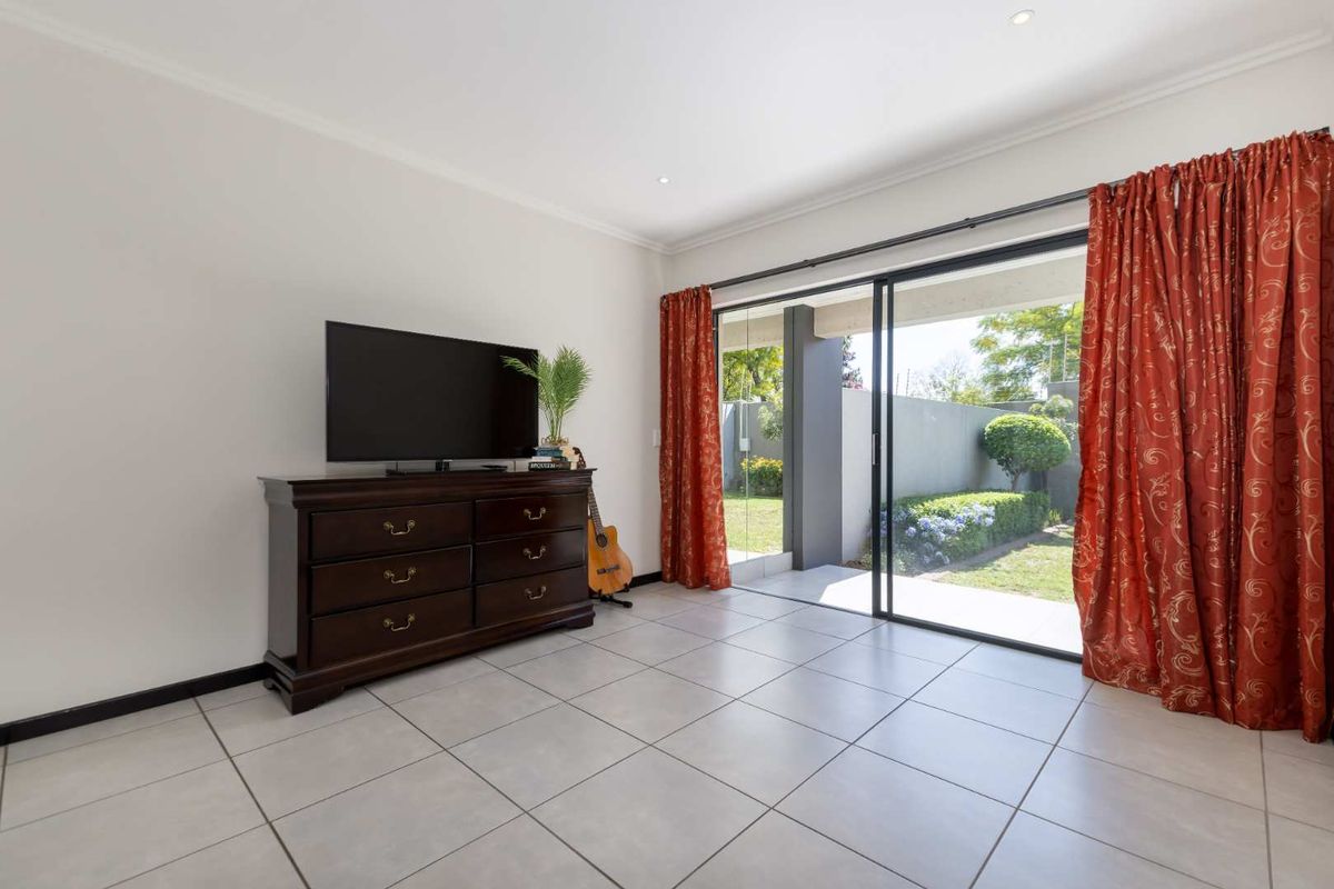 A WELL- POSITIONED GROUND FLOOR UNIT IN SOUGHT AFTER MONTEGO - Photo 4