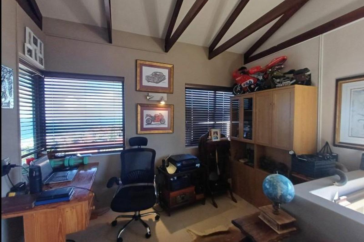 3 Bedroom House for Sale in Dana Bay - Photo 5