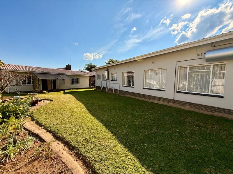 5 Bedroom house with flat for sale in Vryheid - Photo 6