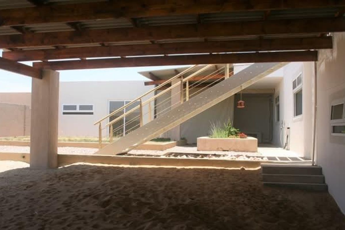 Serene Living: 6-Bedroom Oasis in Swakopmund River Plots - Photo 3