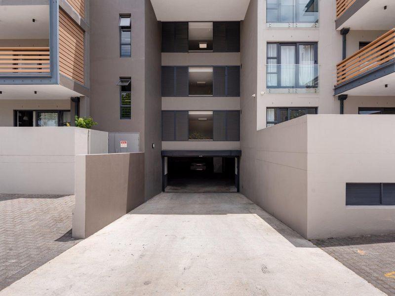Luxurious 3 Bedroom Apartment with North-West Mountain Views. - Photo 5