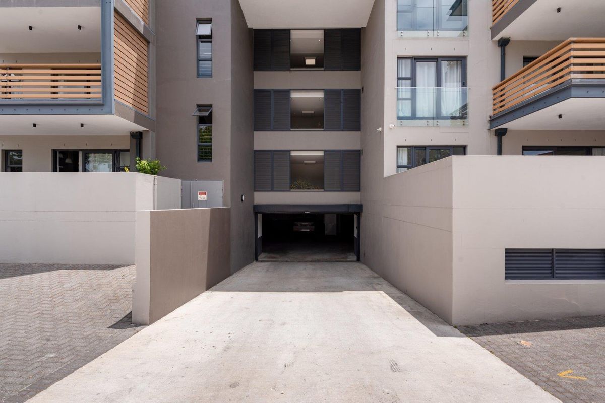 Luxurious 3 Bedroom Apartment with North-West Mountain Views. - Photo 5