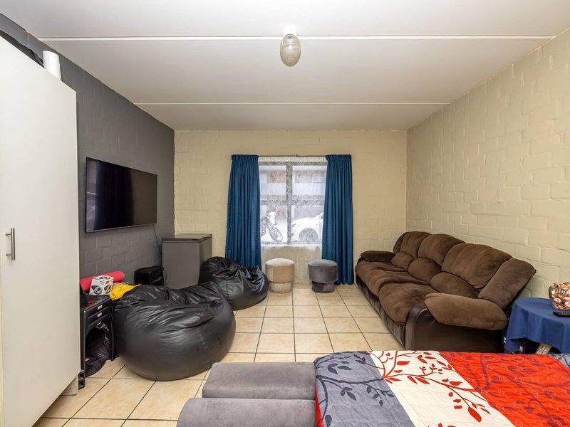 Studio Apartment for Sale in Maitland - Photo 3