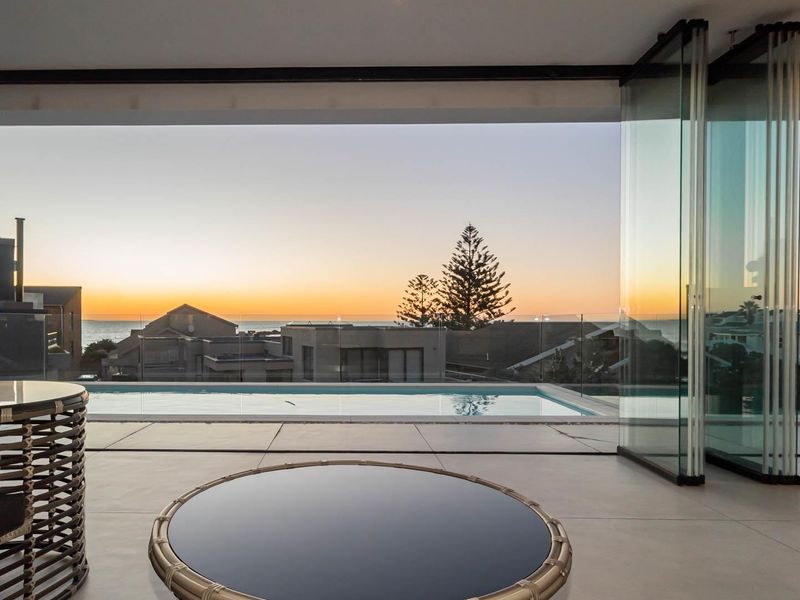 DESIGNED WITH DISTINCTION - Photo 2