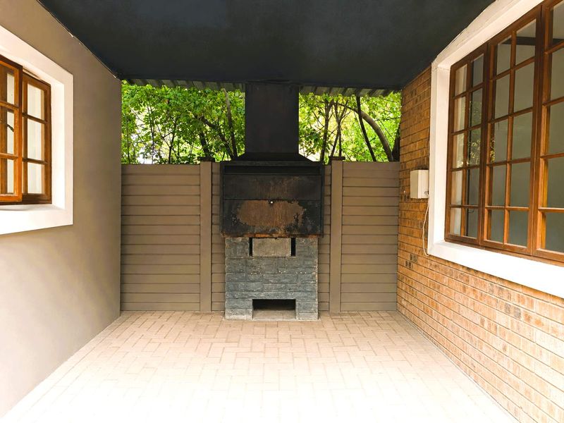Hidden Duet with a Townhouse Feel — No Levies - Photo 5