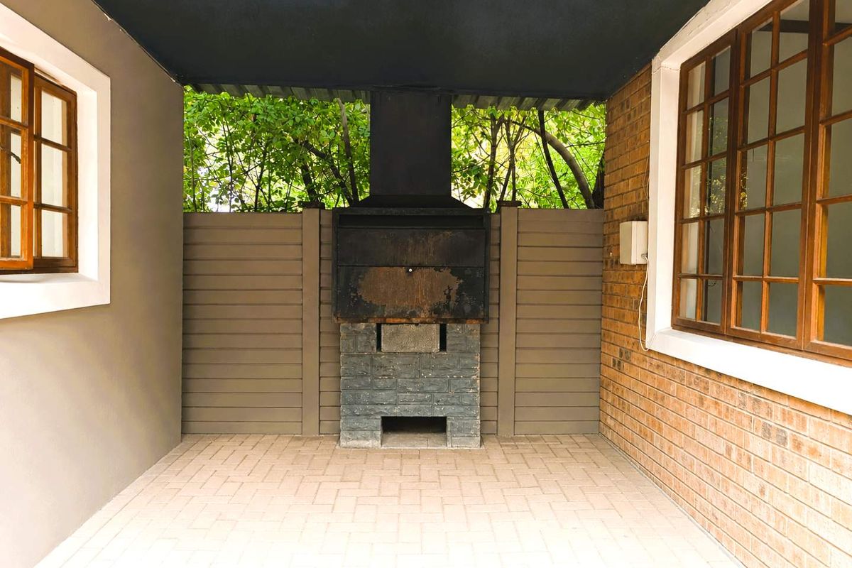 Hidden Duet with a Townhouse Feel — No Levies - Photo 5