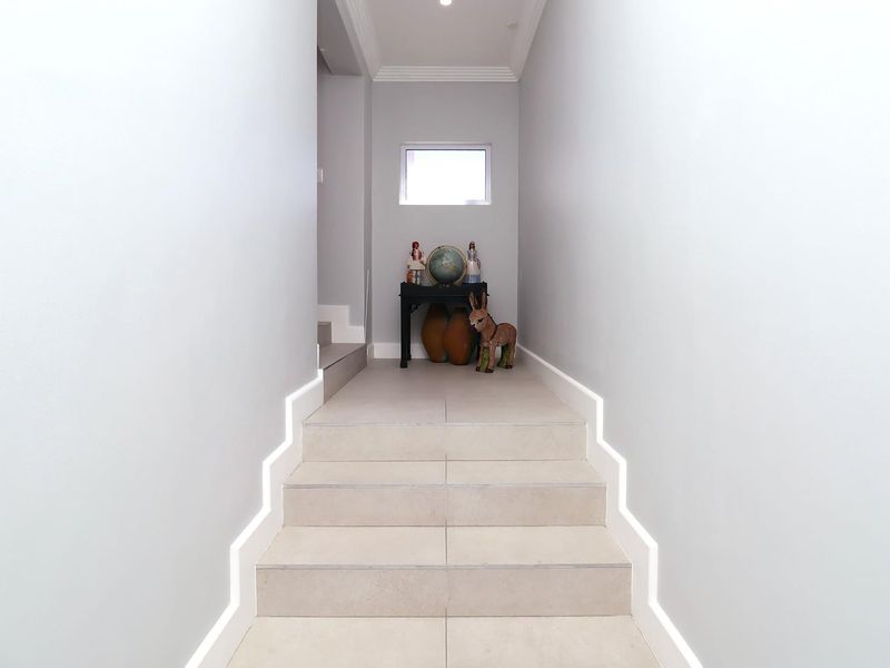 Hidden Gem in Oakdale- Newly renovated apartment - Photo 3