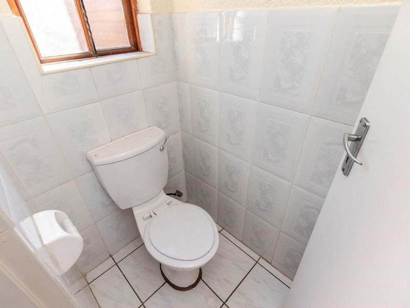 Neat duplex unit with large rooms from 1 August 2026 - Photo 10