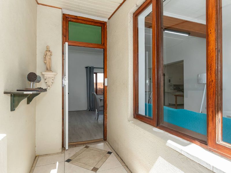 A Rare Gem in the Heart of Lakeside - Photo 2