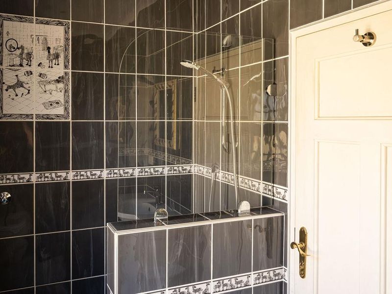 Classic Family Home with Flatlet for Sale in Kramersdorf - Photo 5