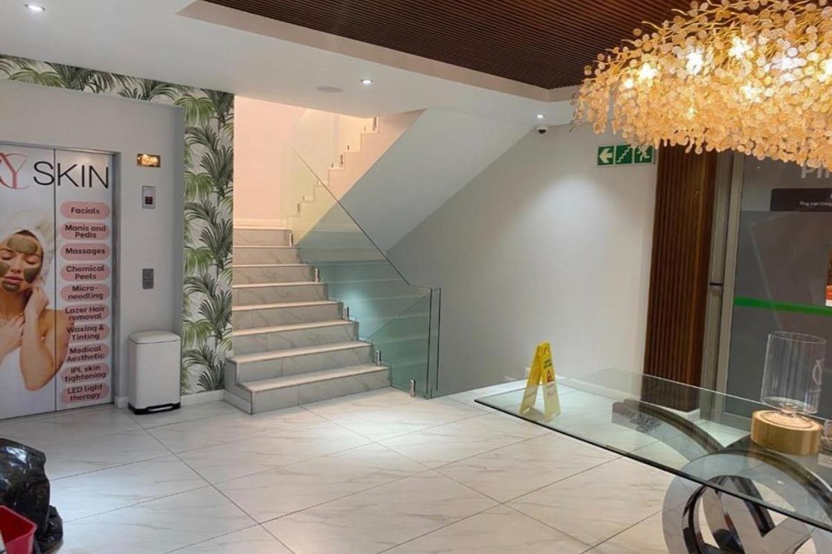 Medical Centre suite to rent - Photo 3